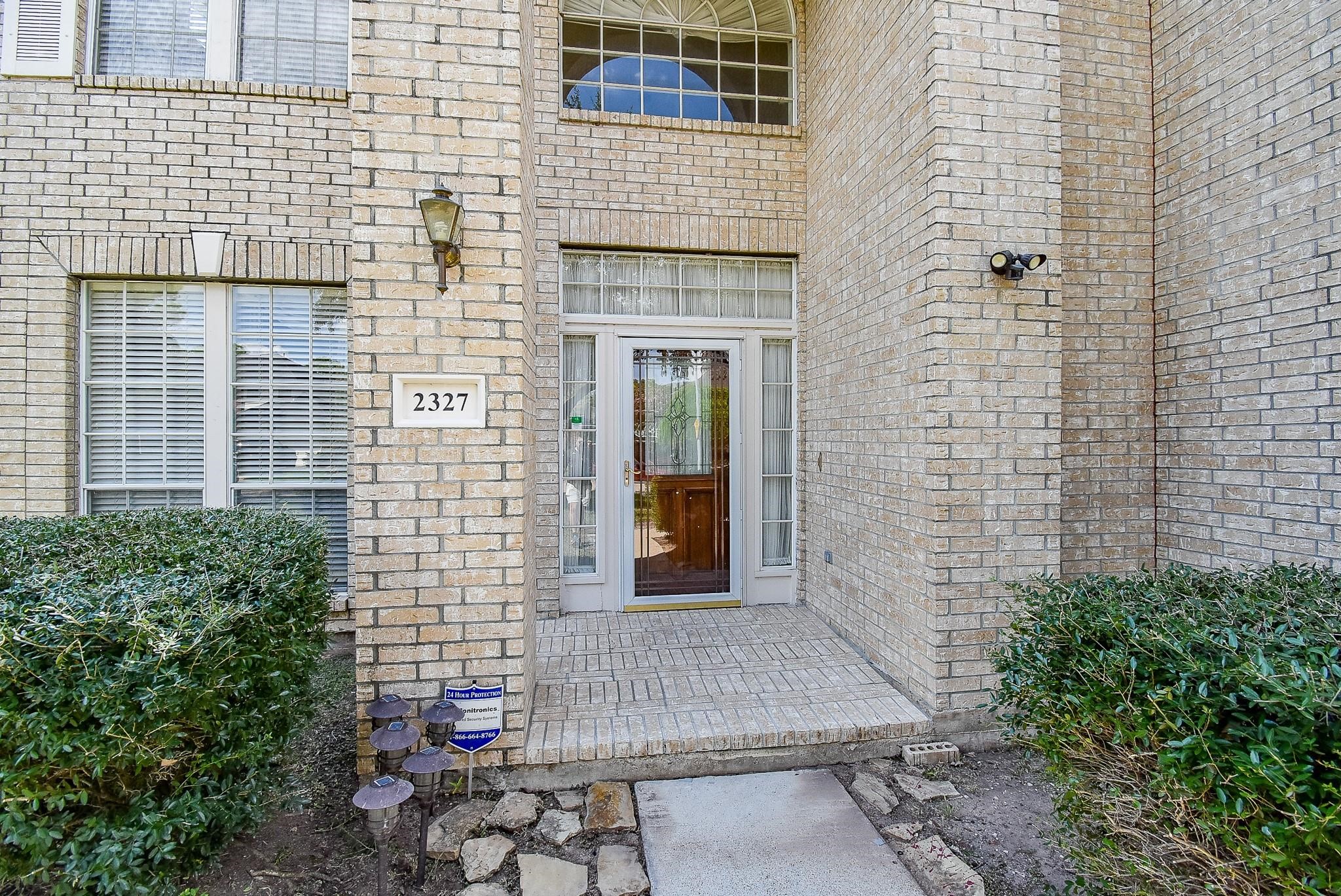 2327 Parkhaven Drive Property Photo 5