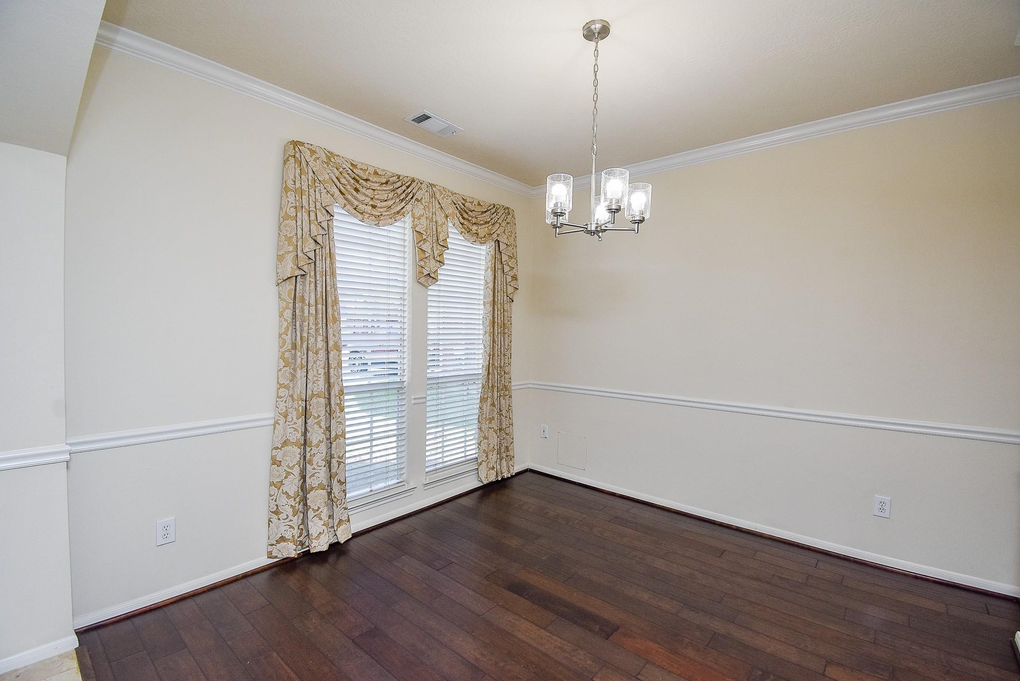 2327 Parkhaven Drive Property Photo 9