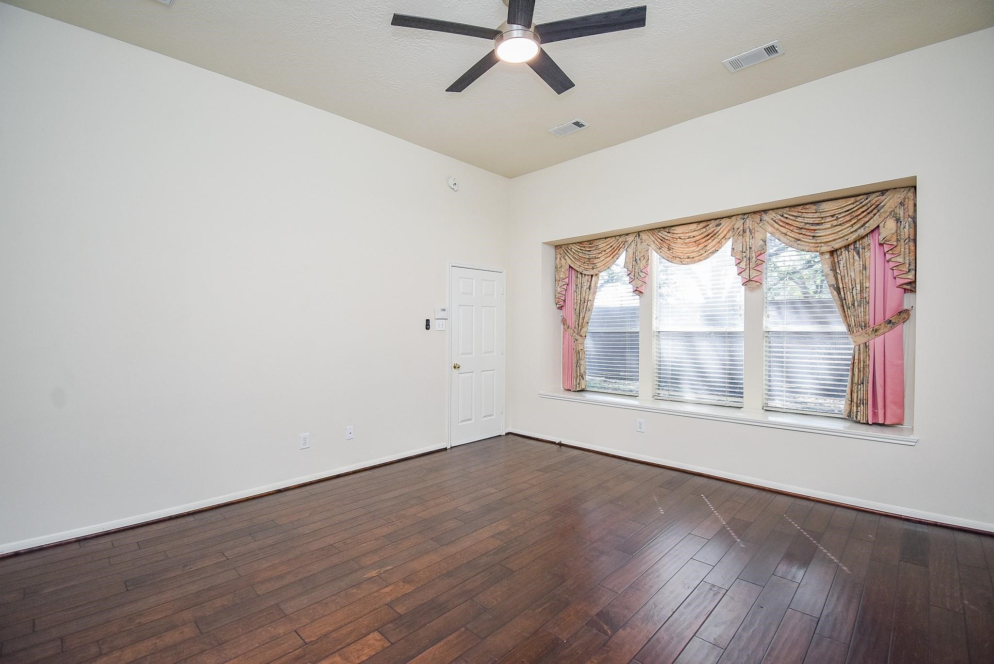 2327 Parkhaven Drive Property Photo 25