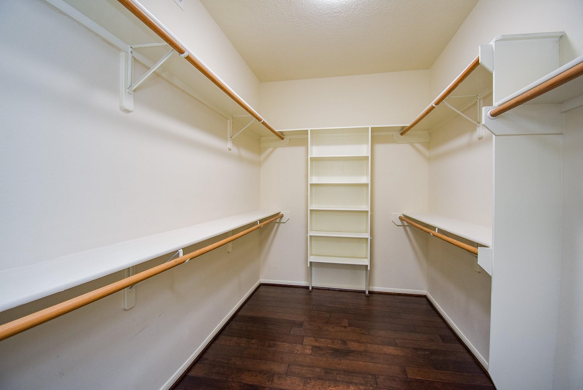 2327 Parkhaven Drive Property Photo 28