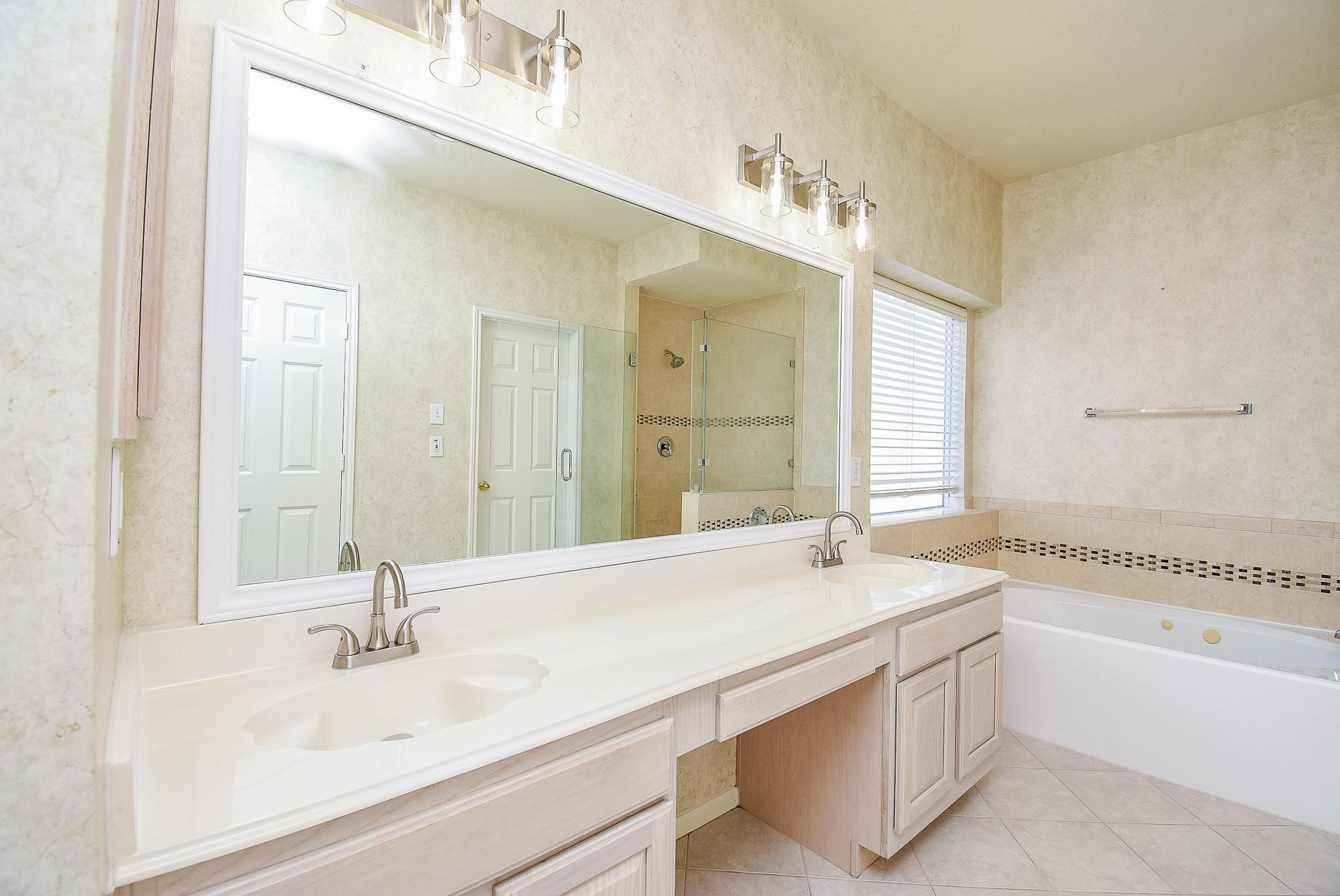 2327 Parkhaven Drive Property Photo 32