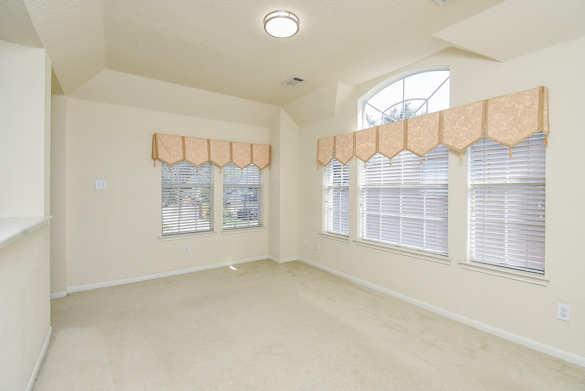 2327 Parkhaven Drive Property Photo 34