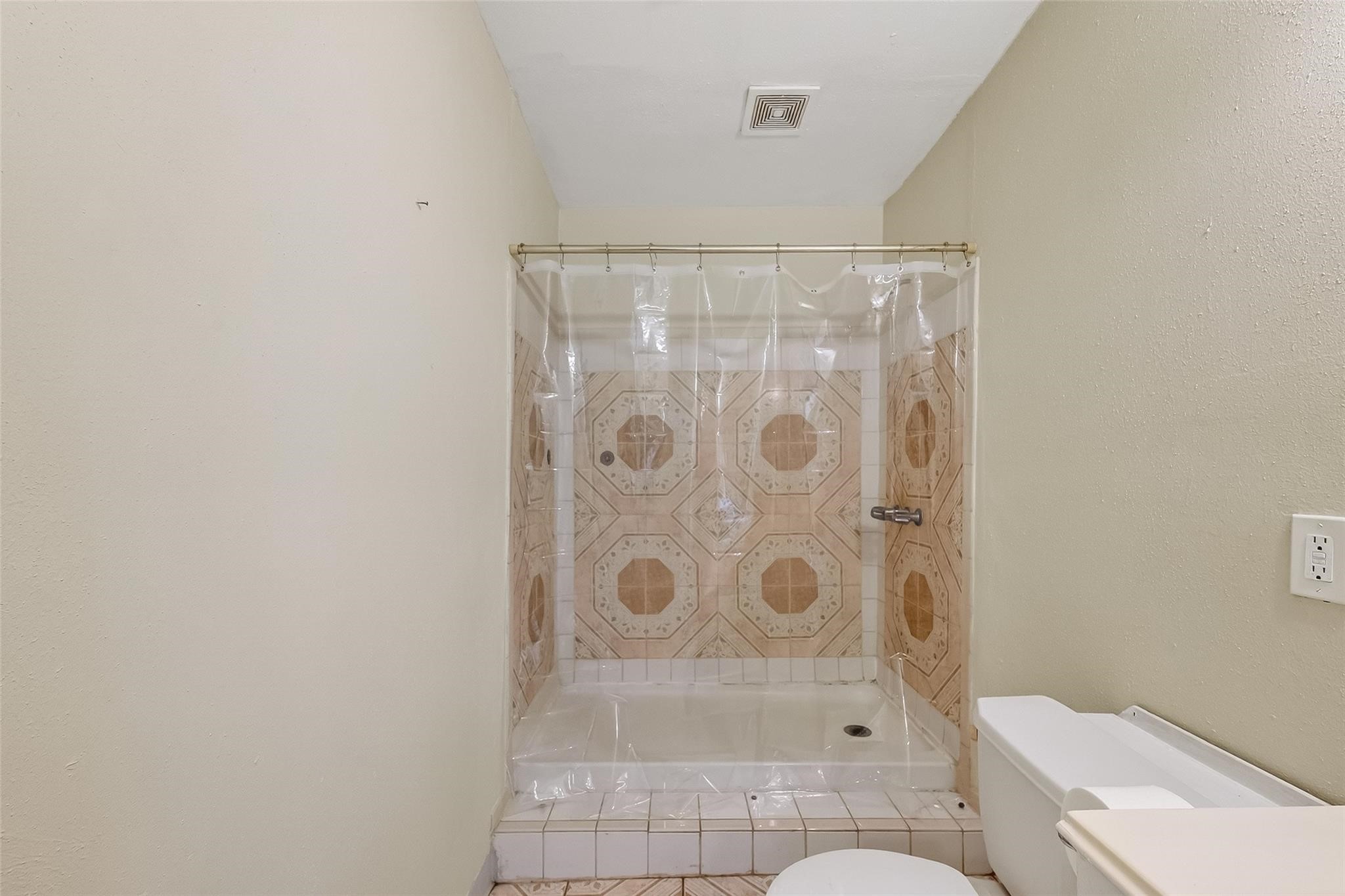 968 Garapan Street Property Photo 6
