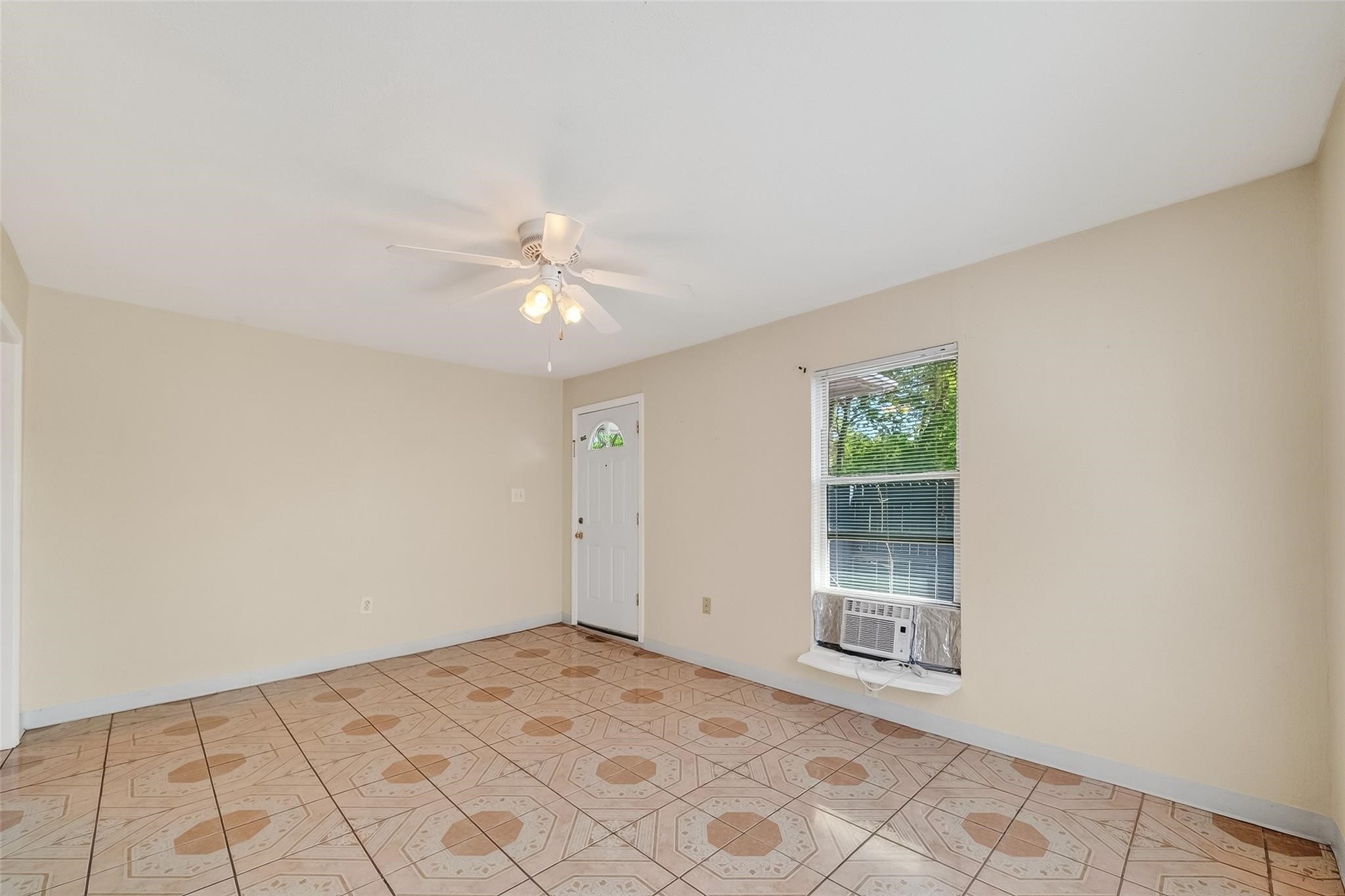 968 Garapan Street Property Photo 8