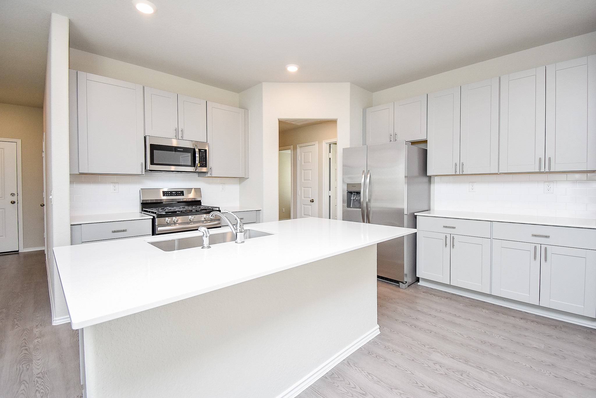 8006 Camphor Court Property Photo 6