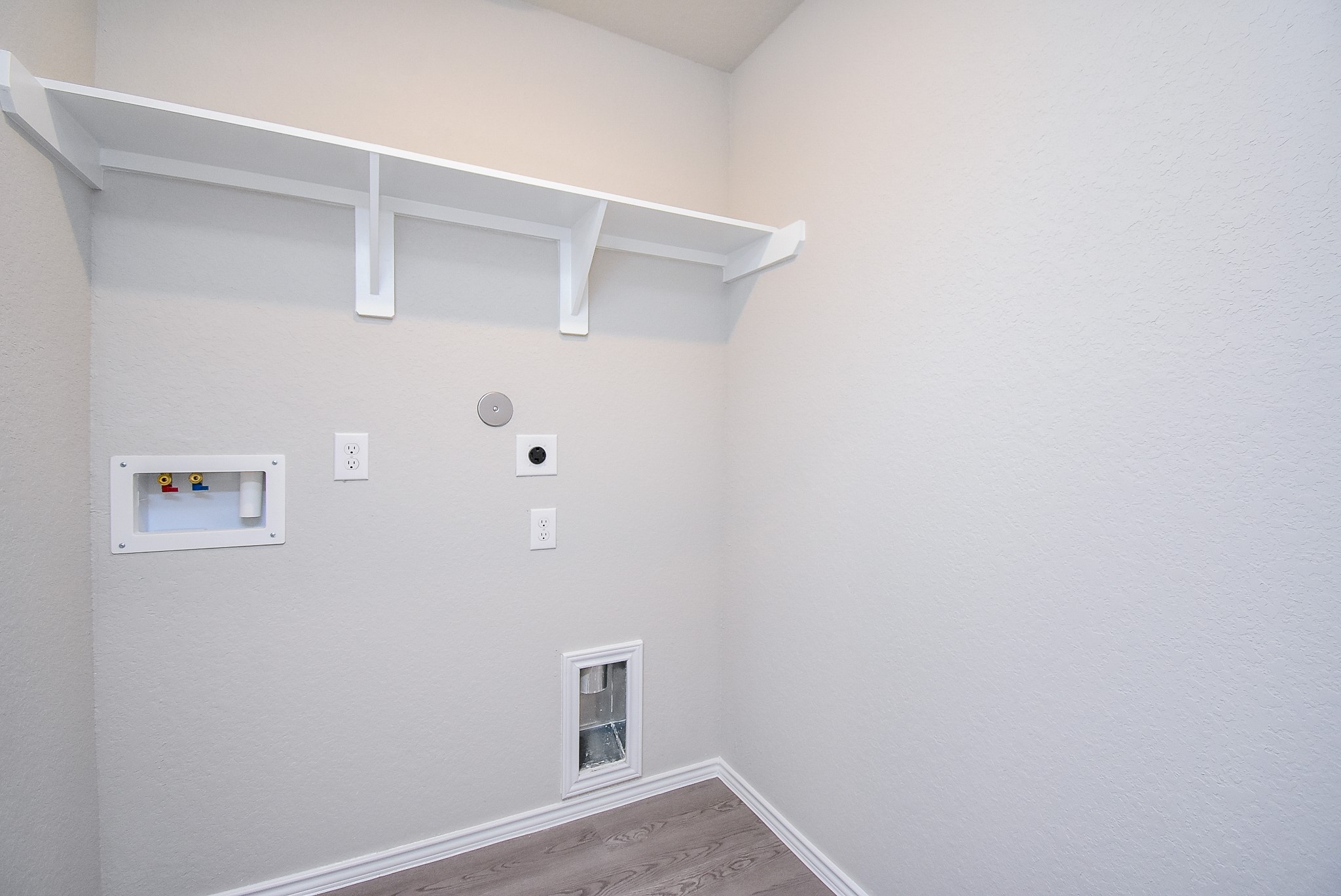 8006 Camphor Court Property Photo 23