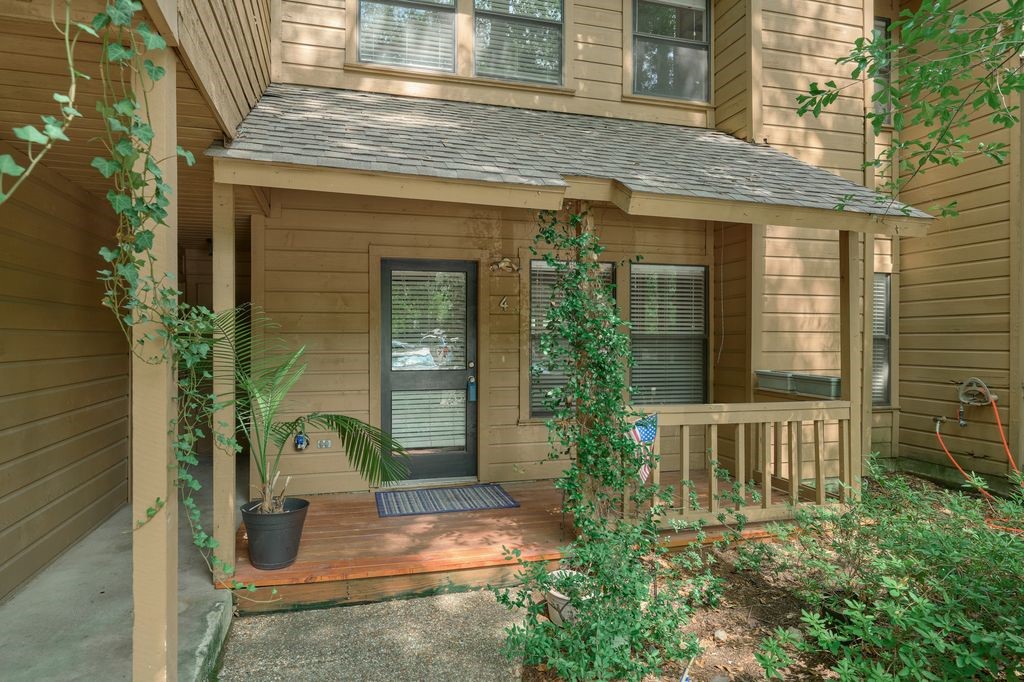 4 Sawmill Grove Lane Circle 4 Property Photo 5