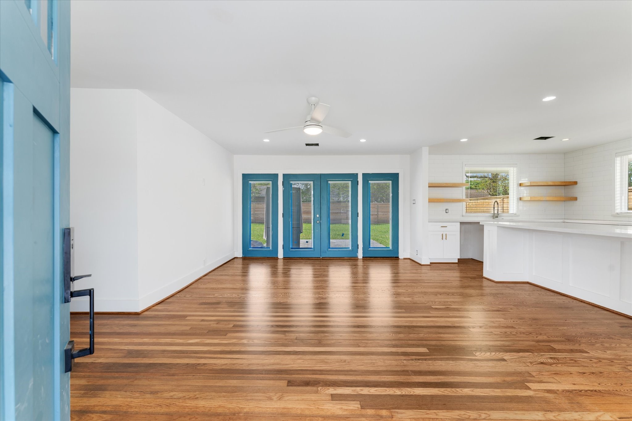 1845 Huge Oaks Street Property Photo 3