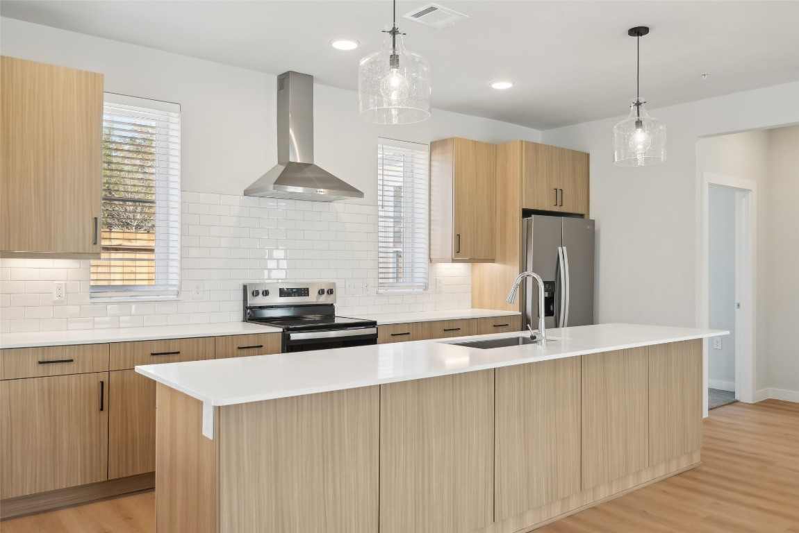 3651-611 S Custer Road Property Photo 10