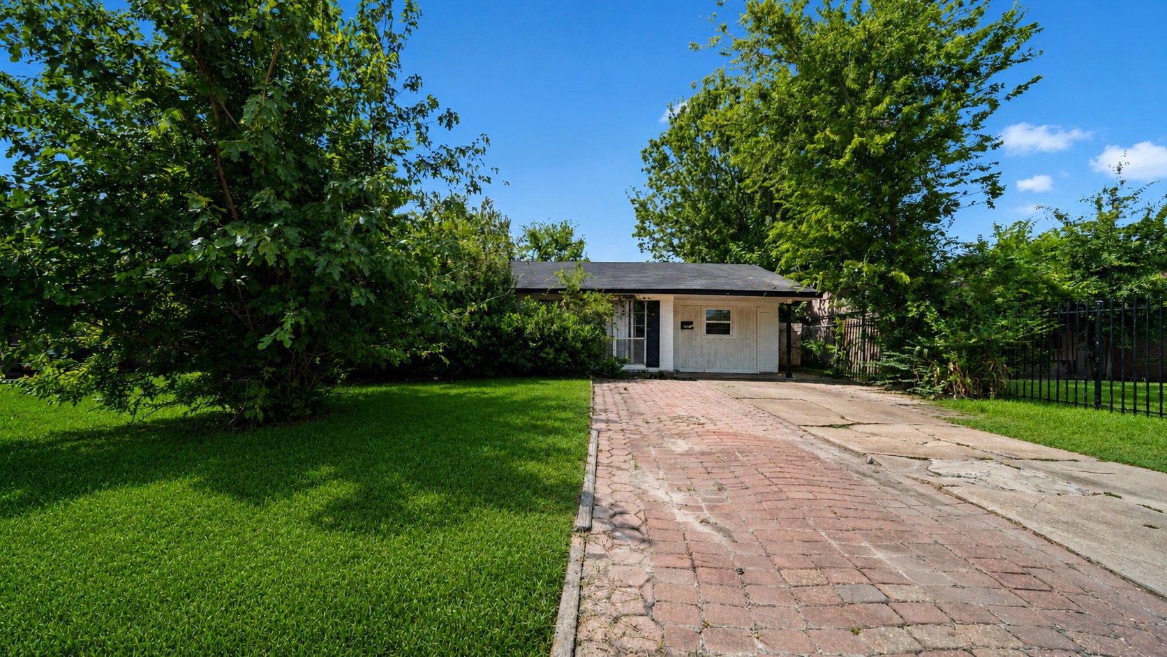 5242 Greylog Drive Property Photo 1