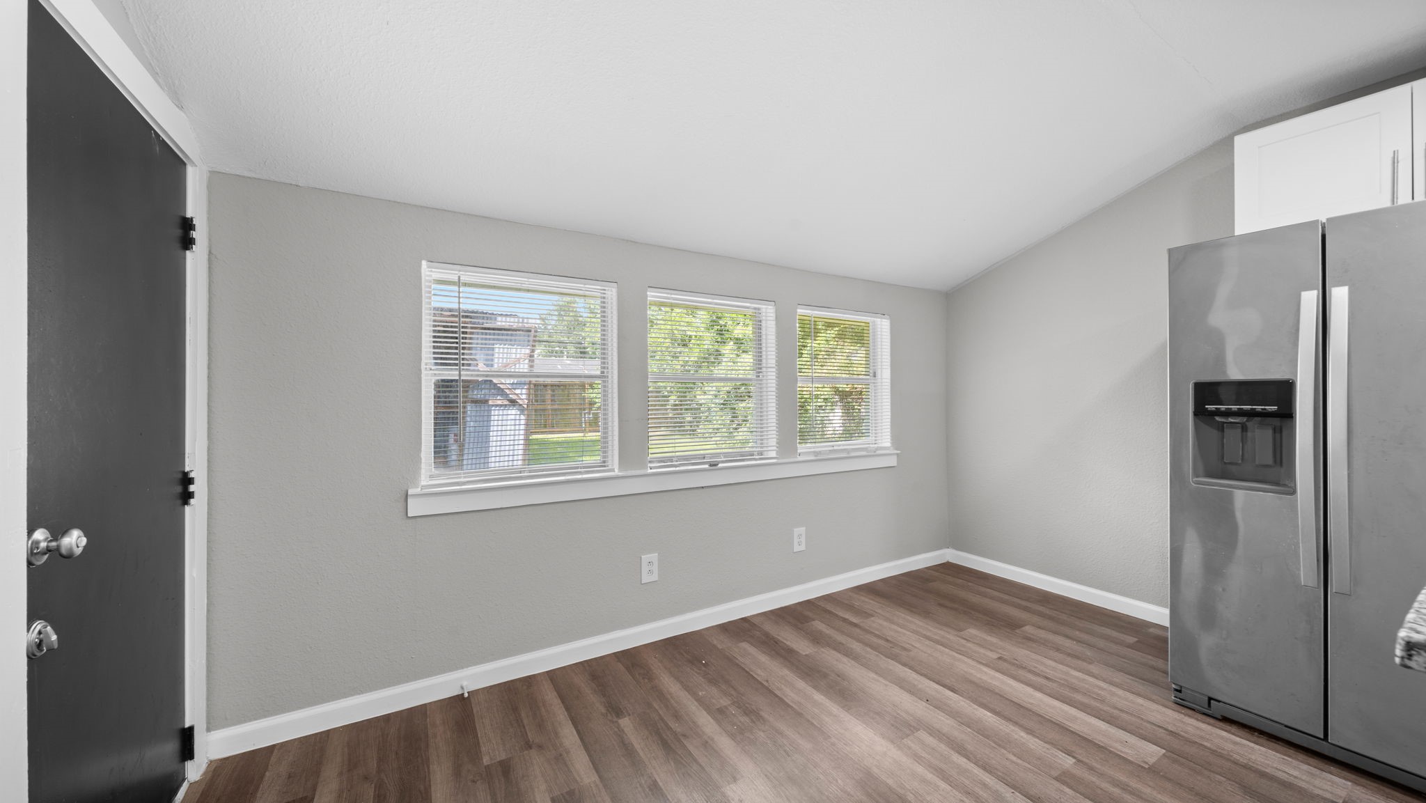 5242 Greylog Drive Property Photo 6
