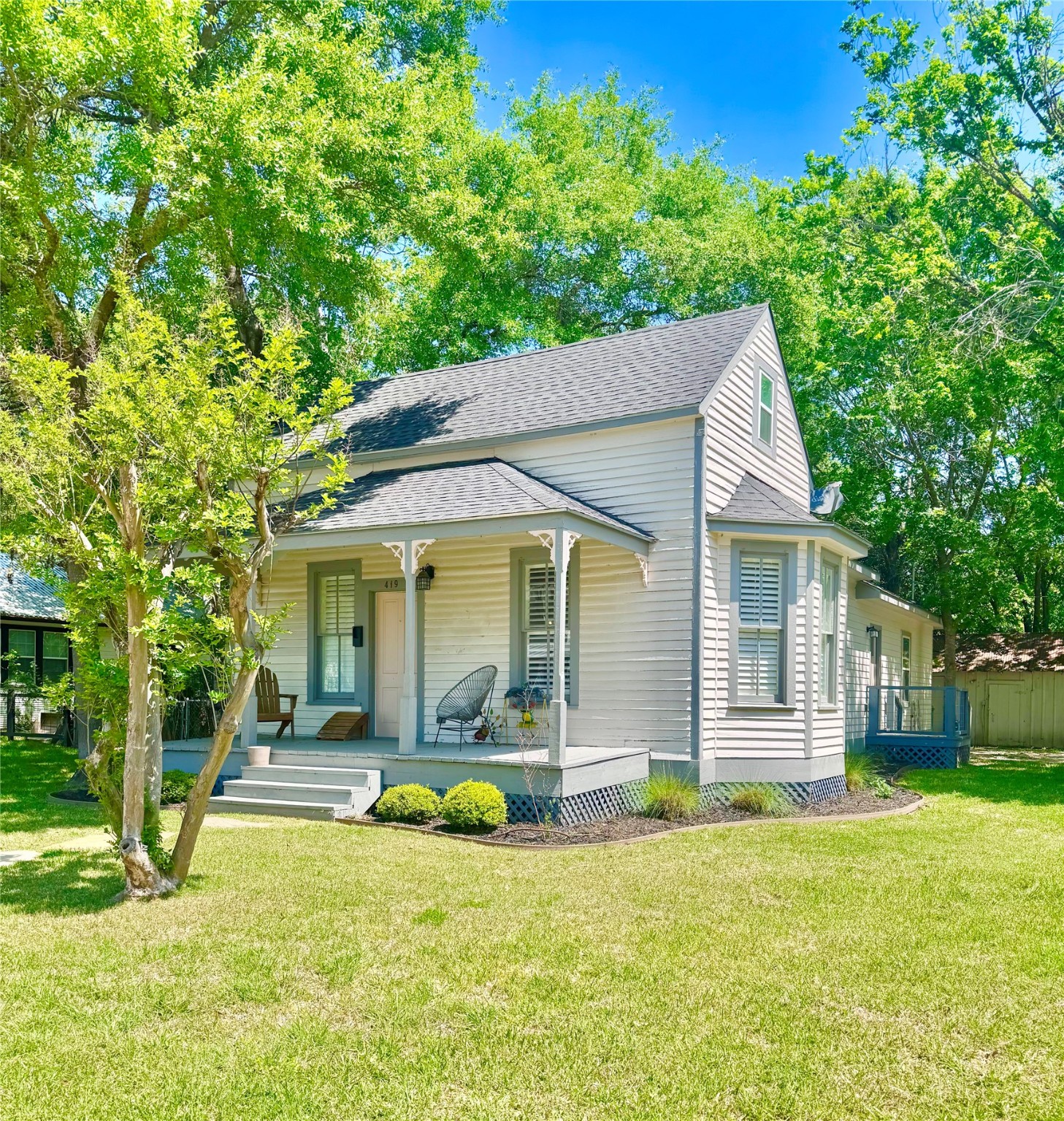 419 Main Street Property Photo