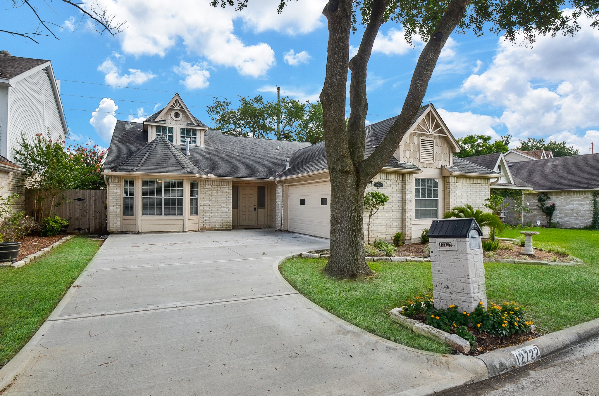 12722 Ashford Brook Drive Property Photo 1