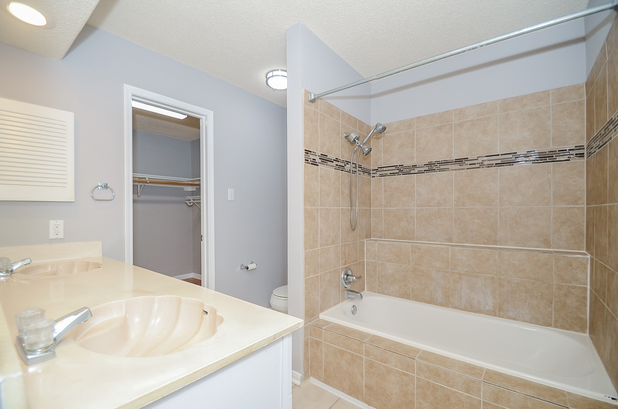 12722 Ashford Brook Drive Property Photo 30