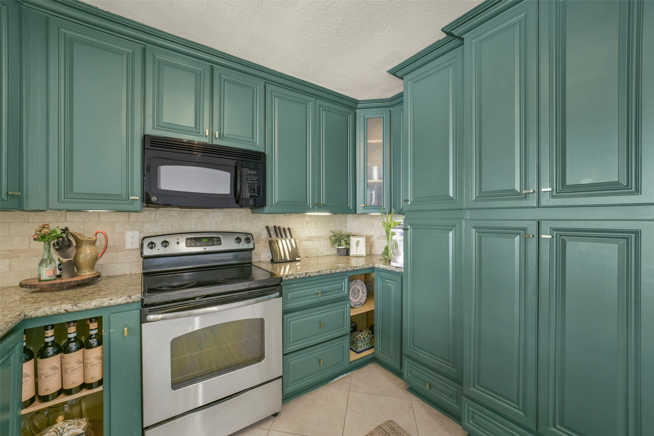 2333 Bering Drive 322 Property Photo 9