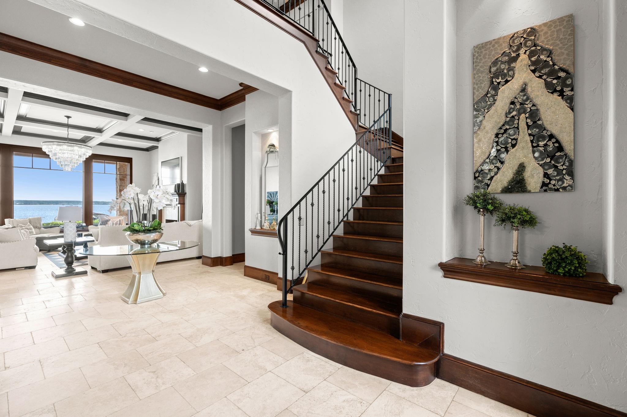 64 Benthaven W Property Photo 7