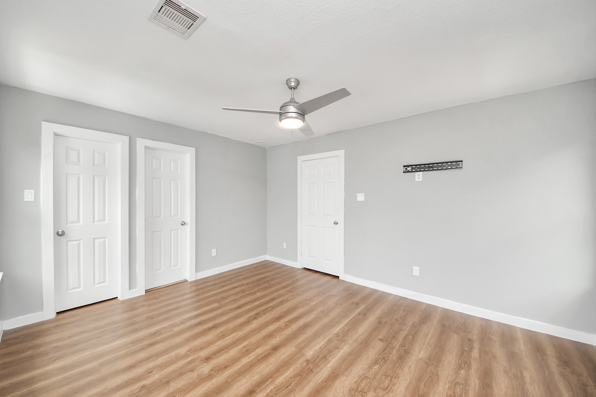 8125 Eastover Street B Property Photo 3