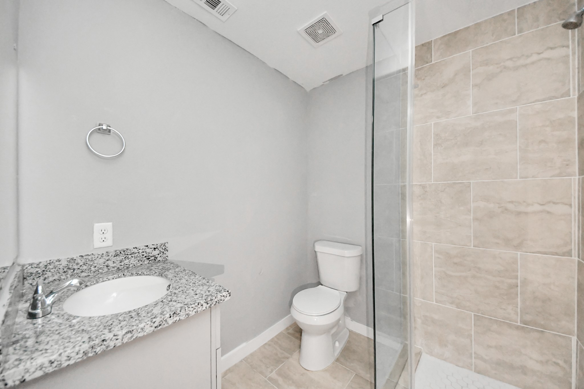 8125 Eastover Street B Property Photo 4
