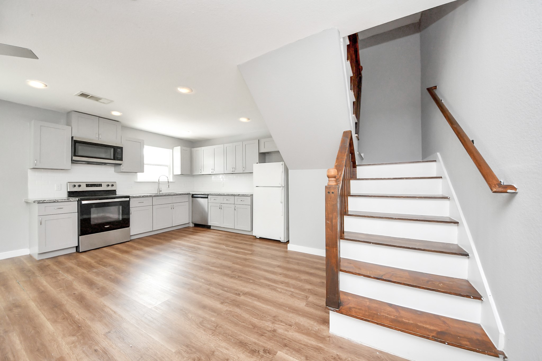8125 Eastover Street B Property Photo 9