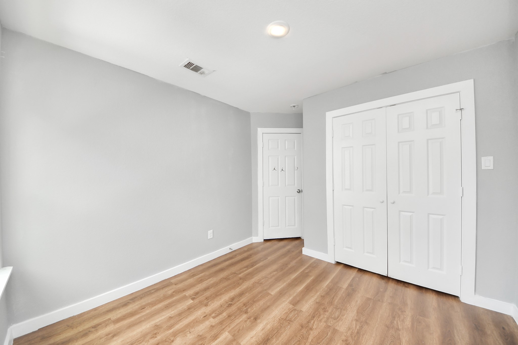 8125 Eastover Street B Property Photo 14