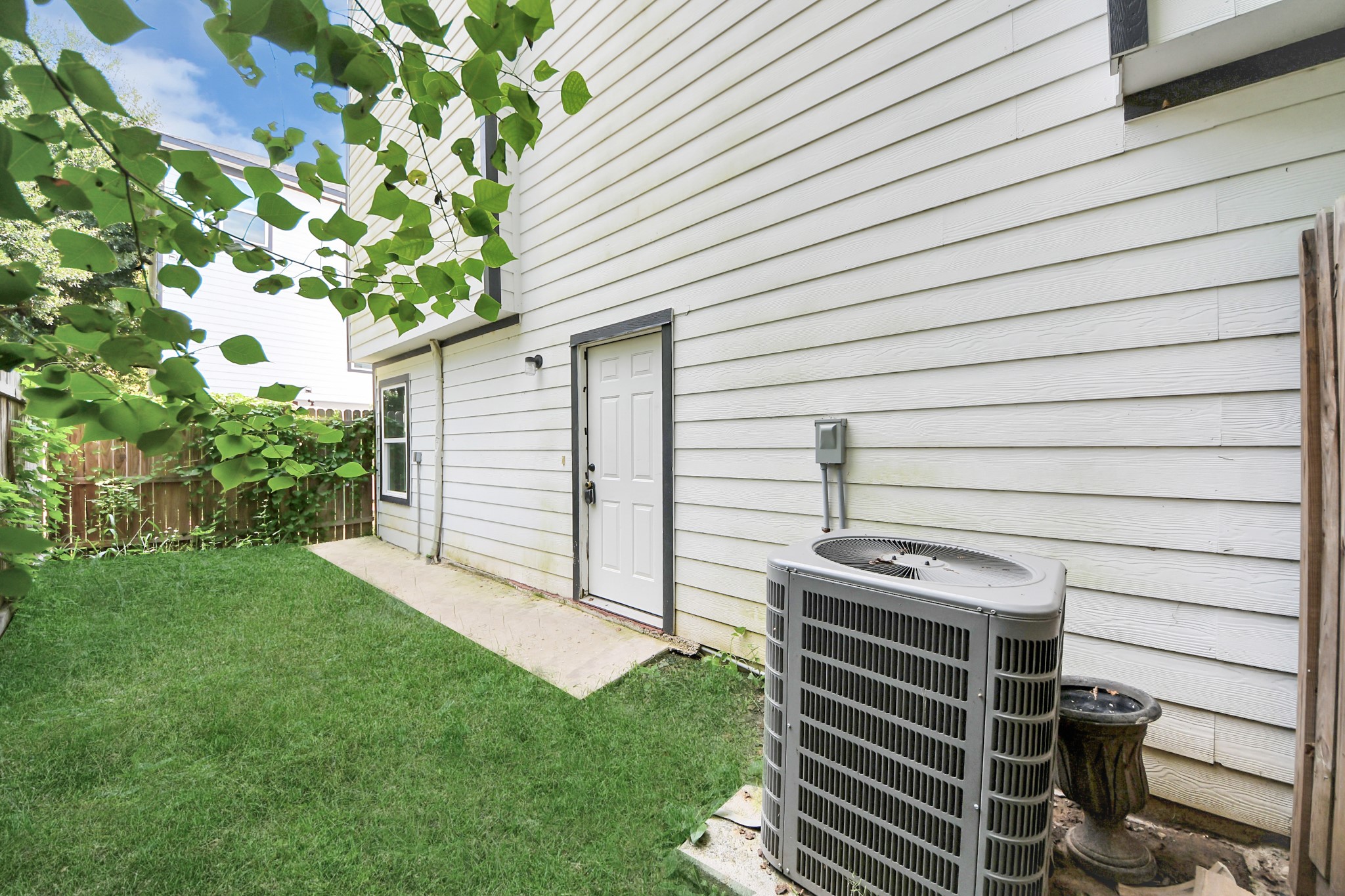 8125 Eastover Street B Property Photo 22