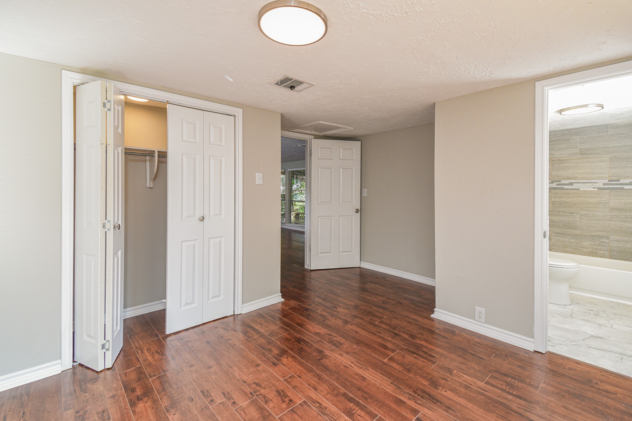 507 Sioux River Road Property Photo 2
