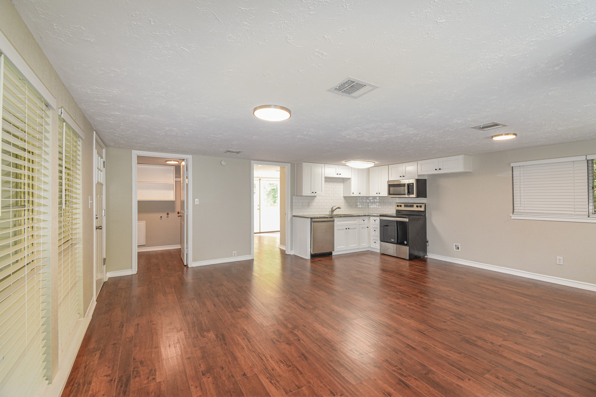 507 Sioux River Road Property Photo 3