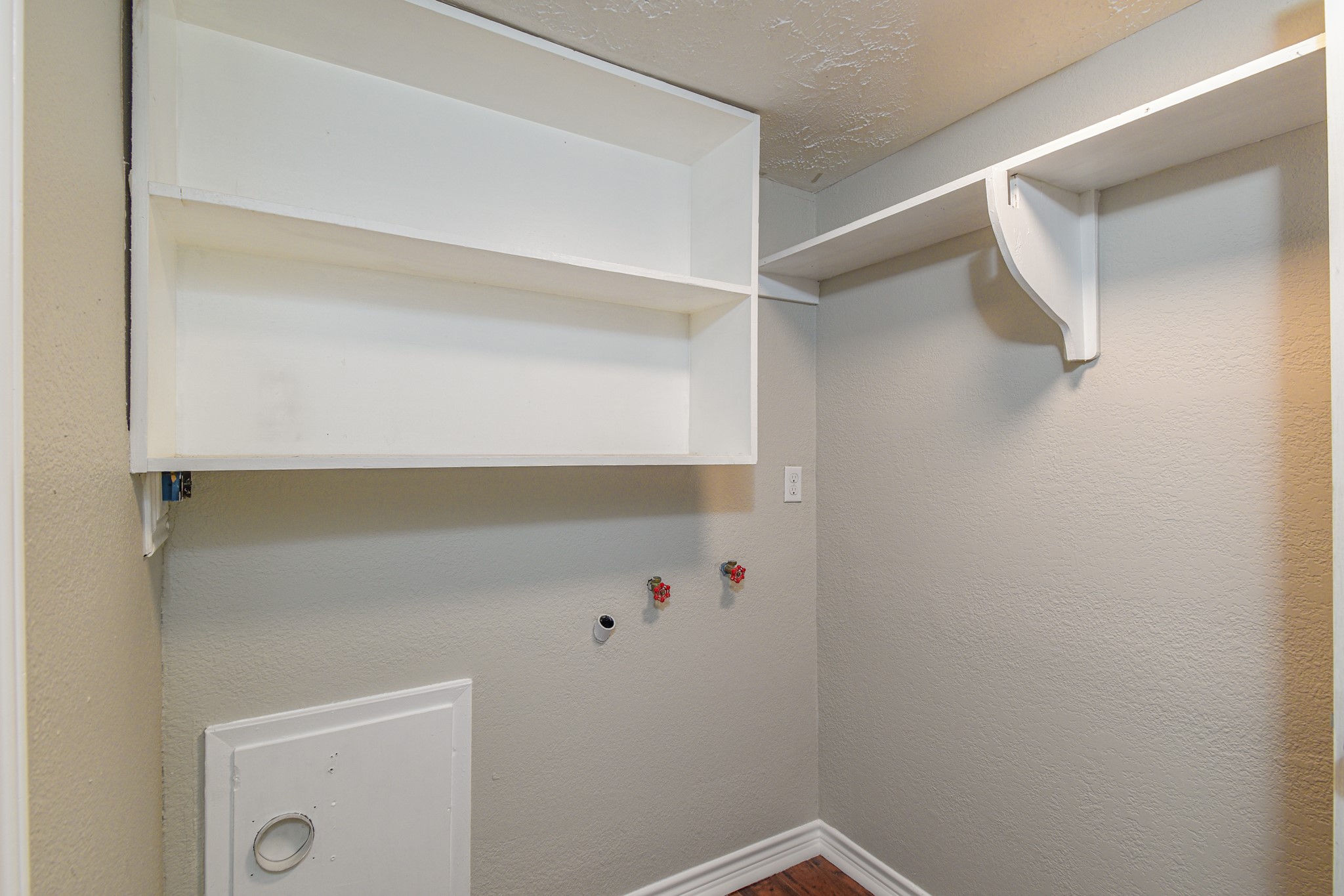 507 Sioux River Road Property Photo 8