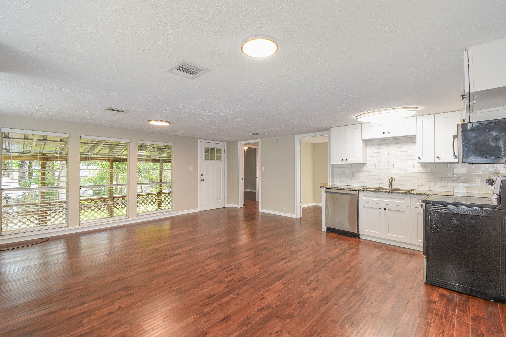 507 Sioux River Road Property Photo 9