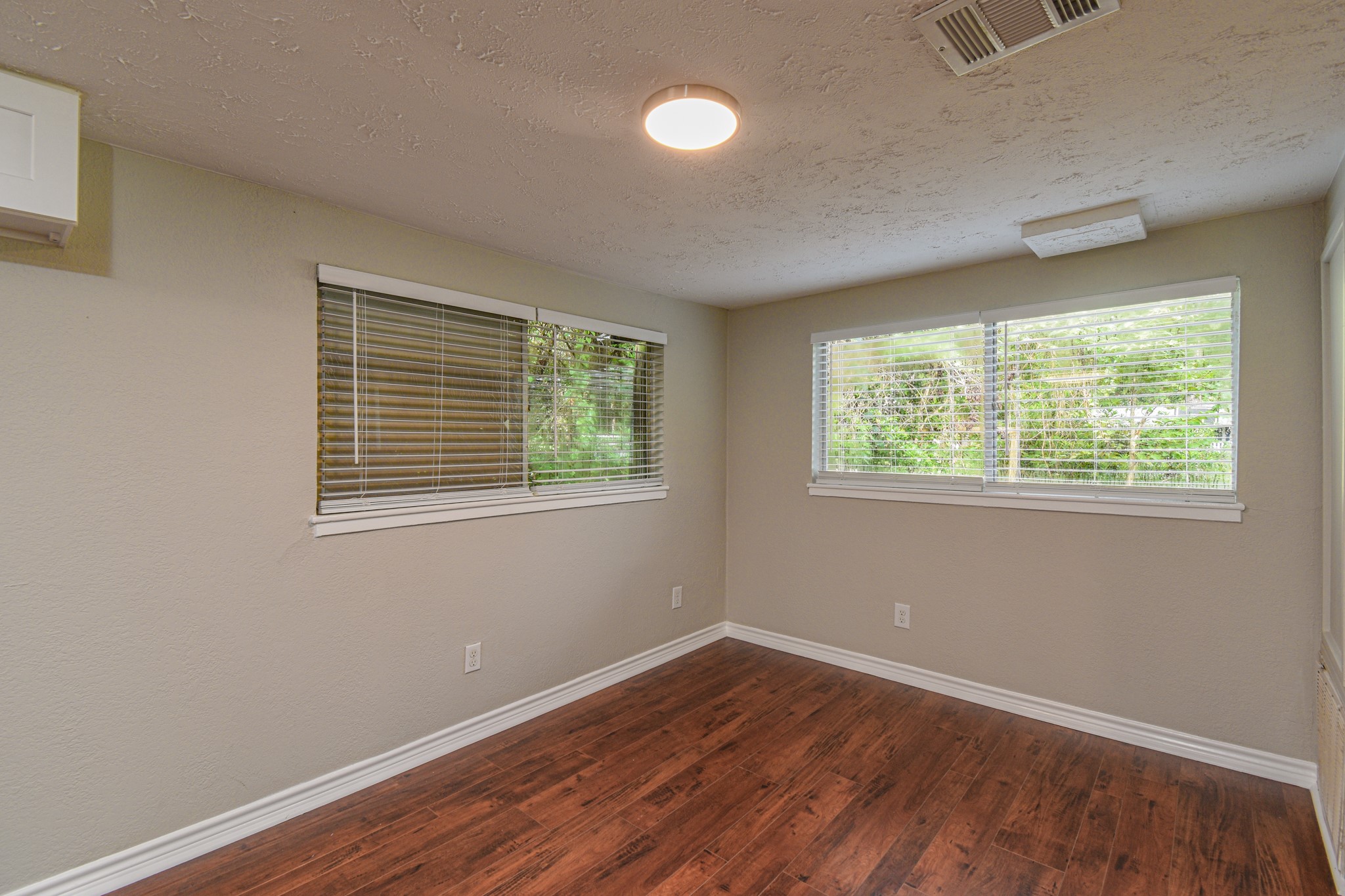 507 Sioux River Road Property Photo 10