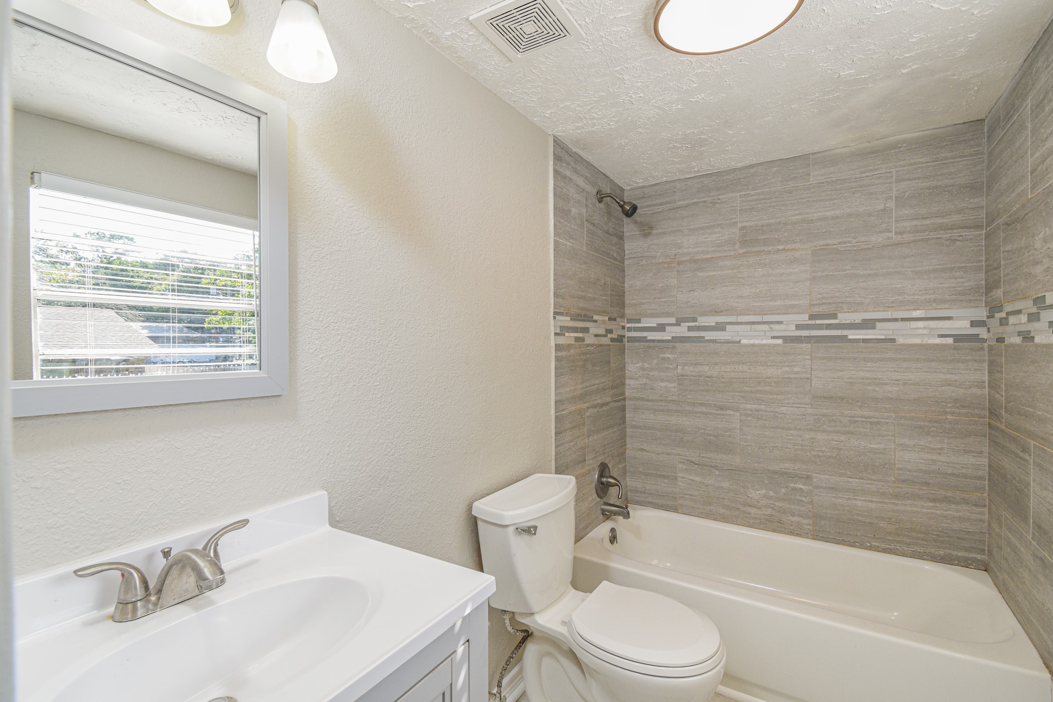 507 Sioux River Road Property Photo 12