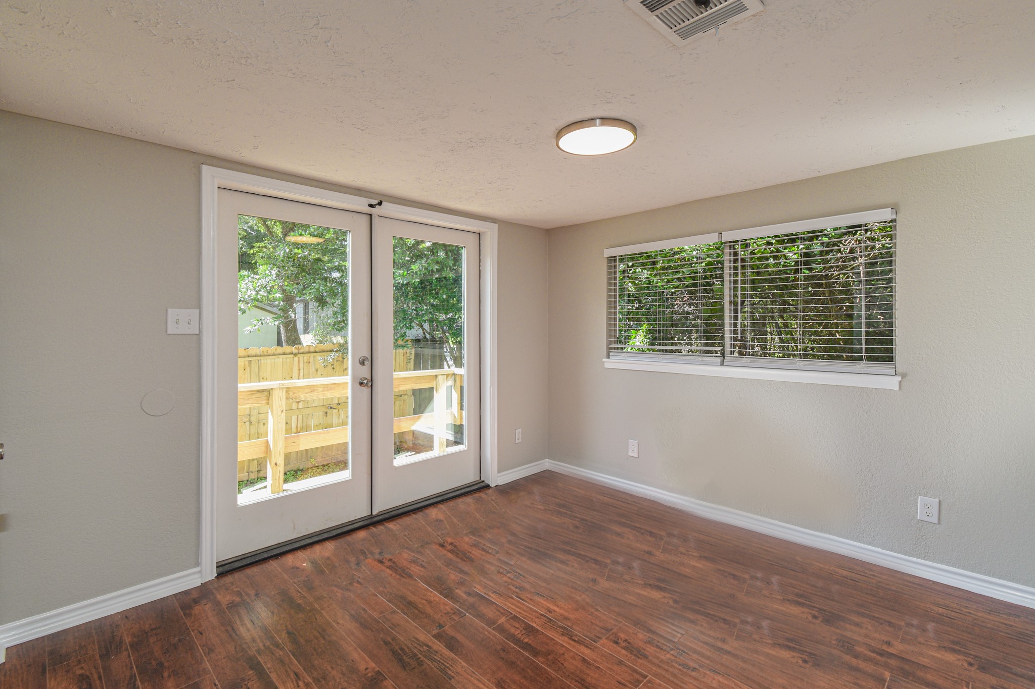 507 Sioux River Road Property Photo 14