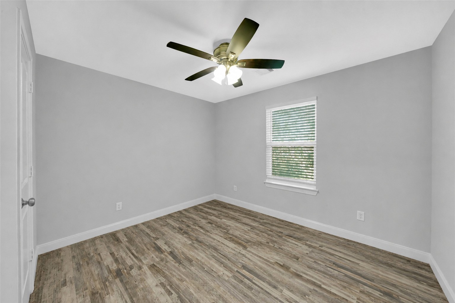 4732 Carmen Street B Property Photo 18