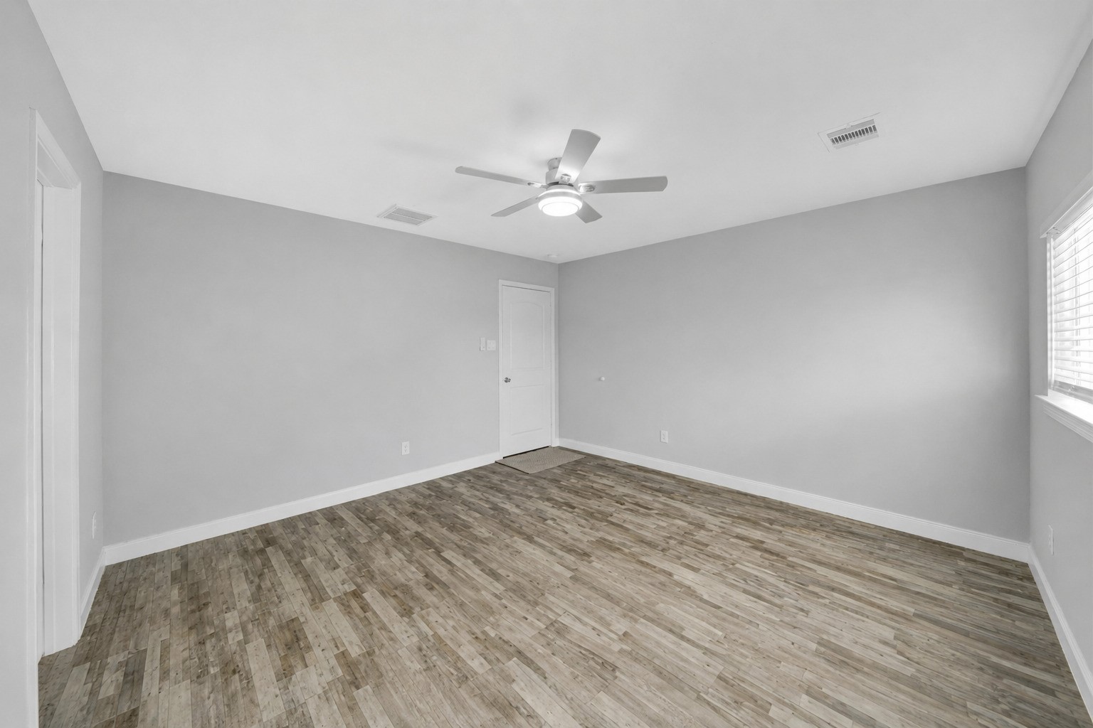 4732 Carmen Street B Property Photo 23