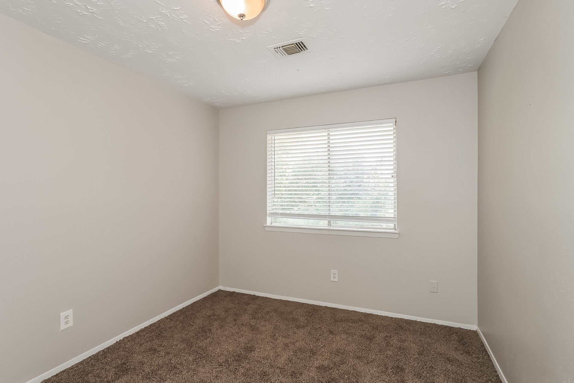 20239 Misty Pines Drive Property Photo 10