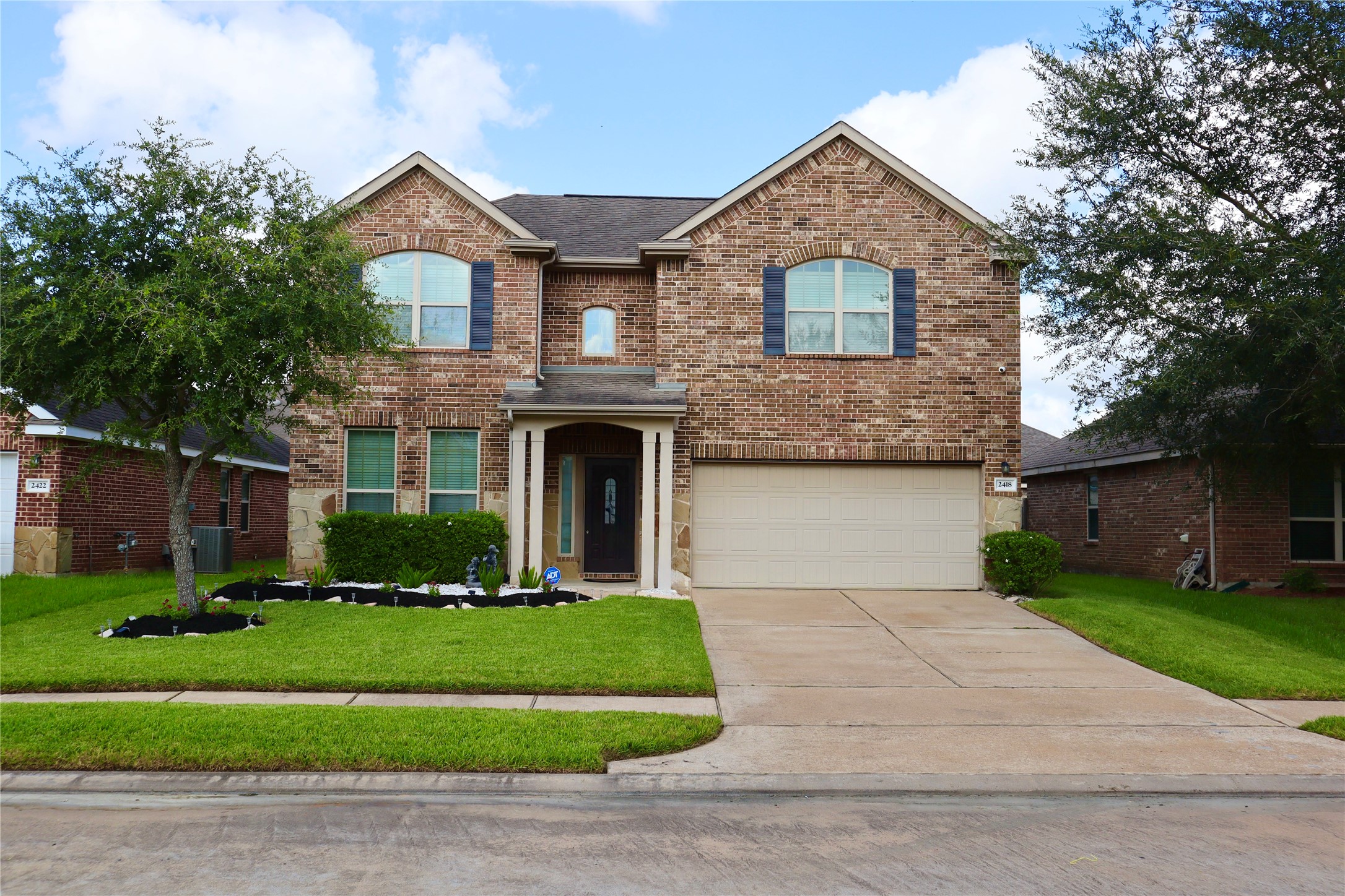2418 Scarlet View Lane Property Photo 1