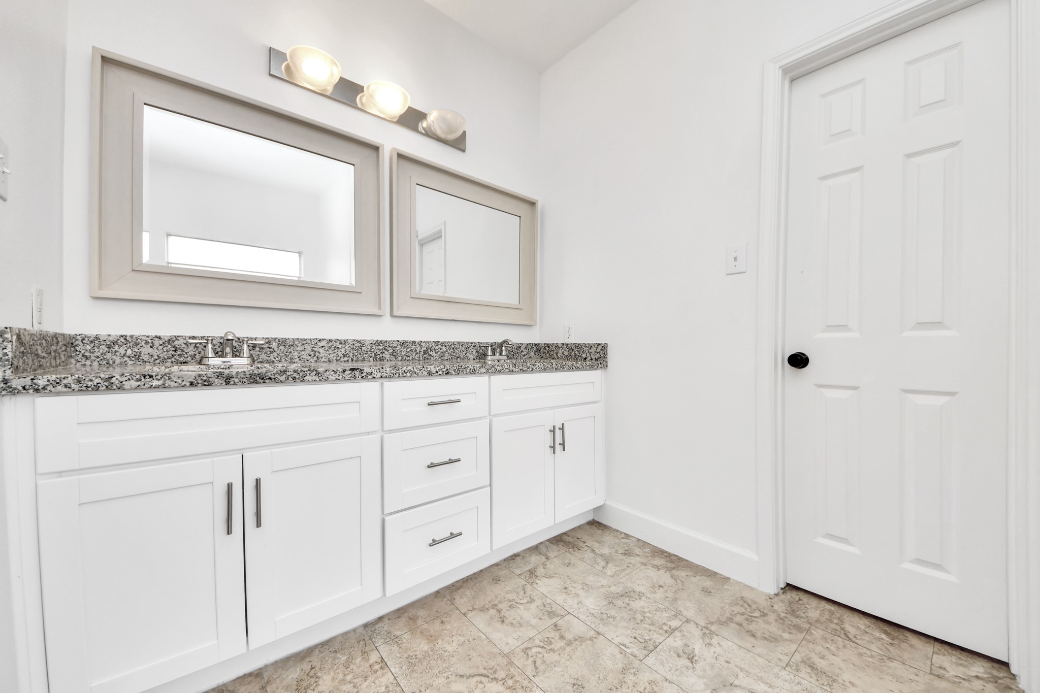 13515 Scarab Drive Property Photo 3