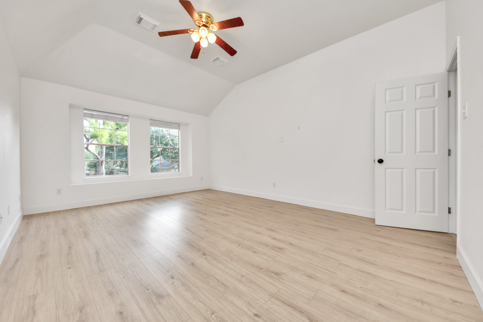 13515 Scarab Drive Property Photo 11