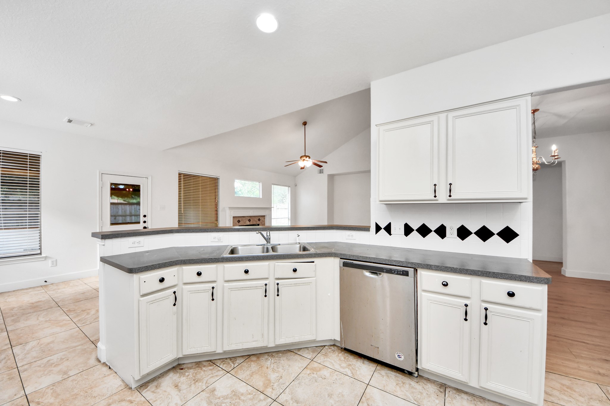 13515 Scarab Drive Property Photo 19