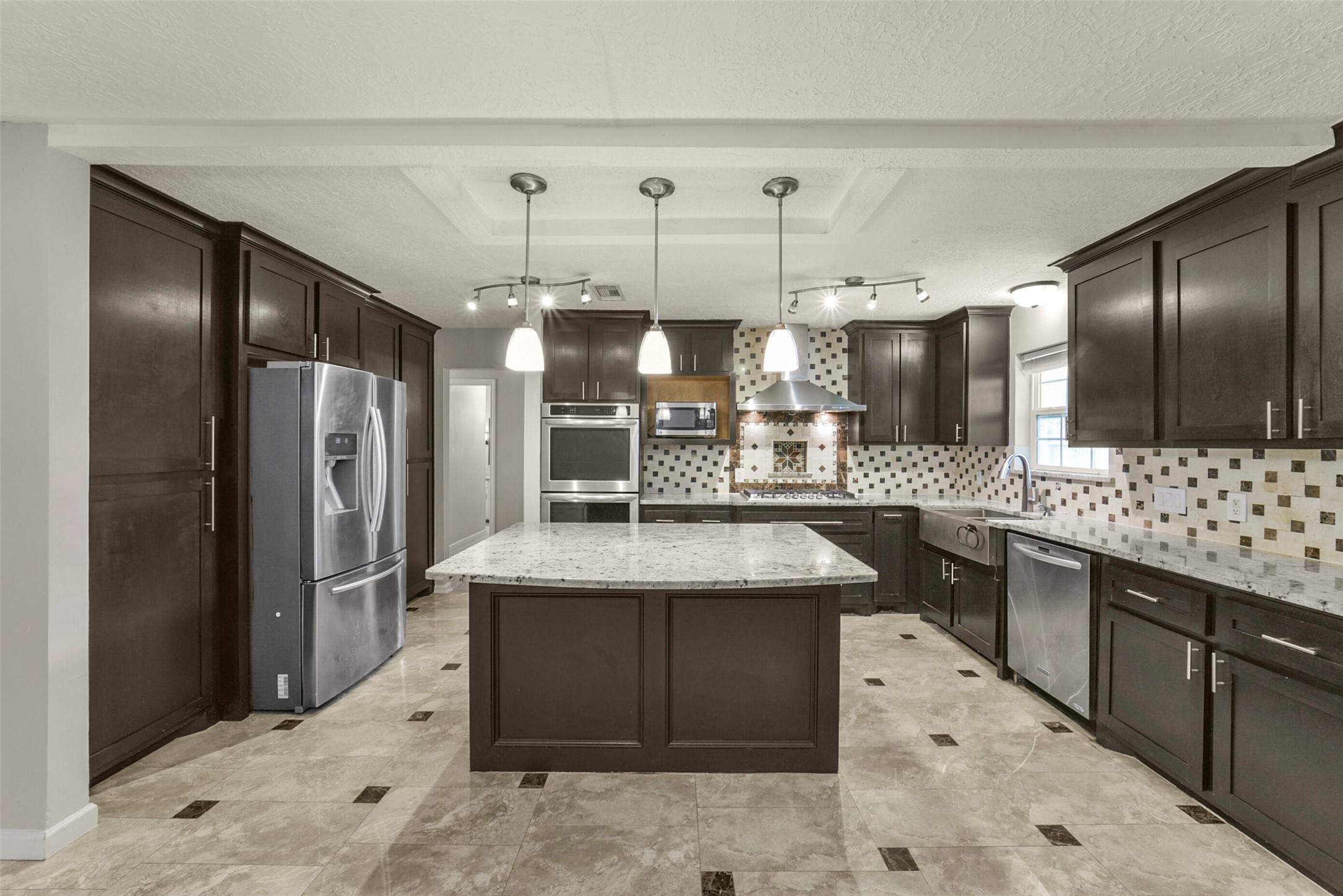 5147 Beechnut Street Property Photo 6