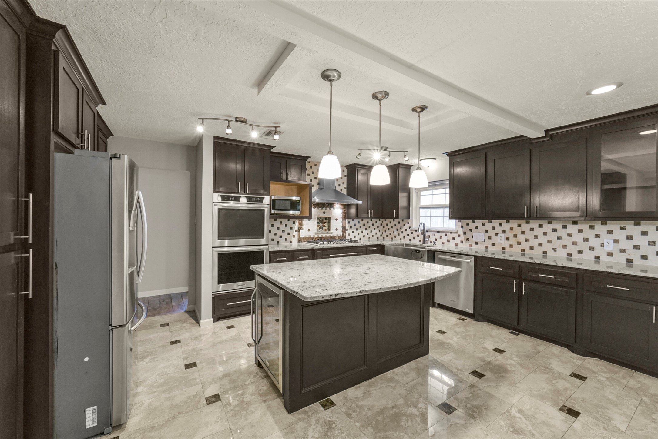 5147 Beechnut Street Property Photo 7