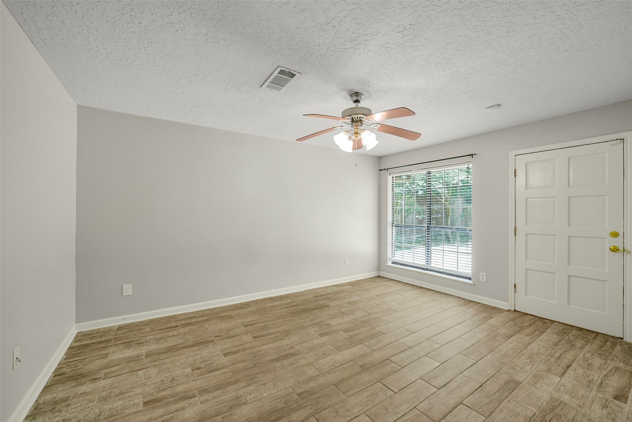 5147 Beechnut Street Property Photo 16