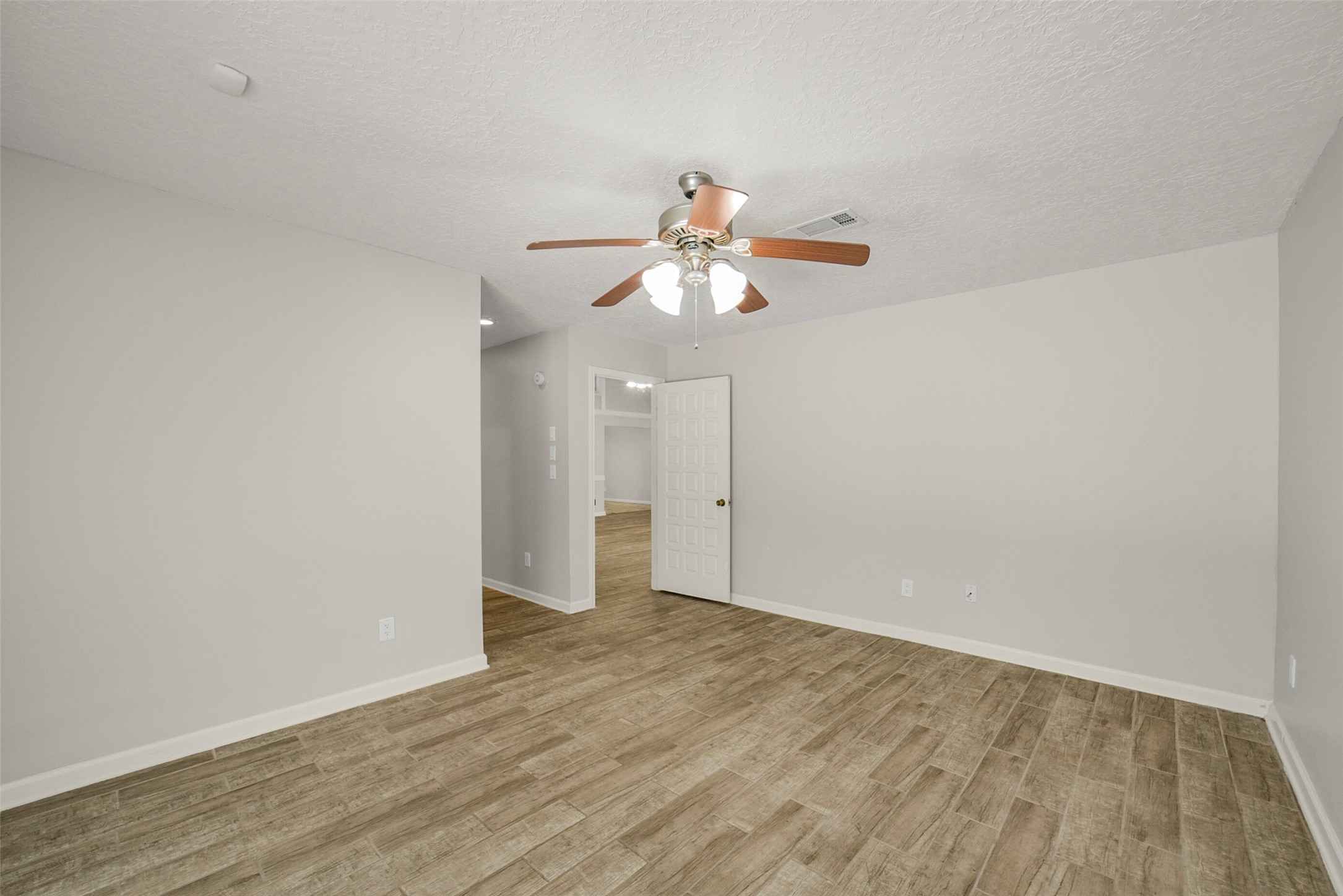 5147 Beechnut Street Property Photo 17