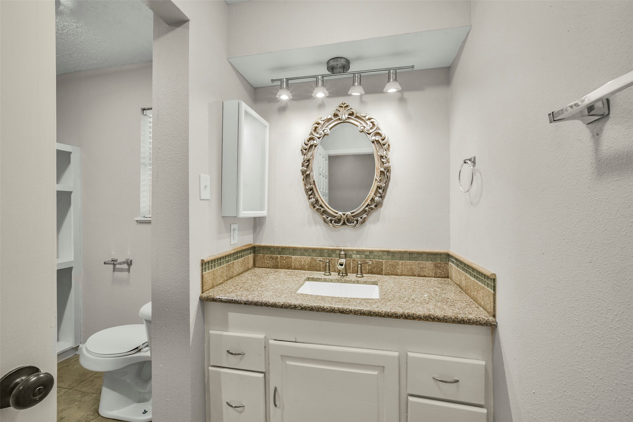5147 Beechnut Street Property Photo 18