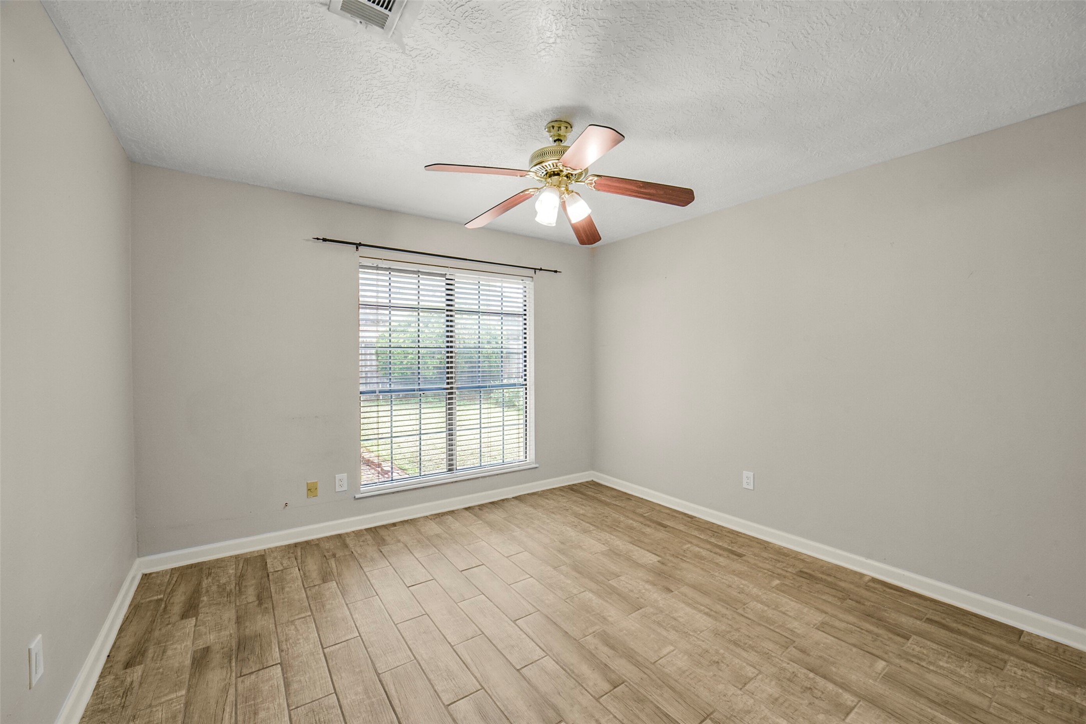 5147 Beechnut Street Property Photo 20