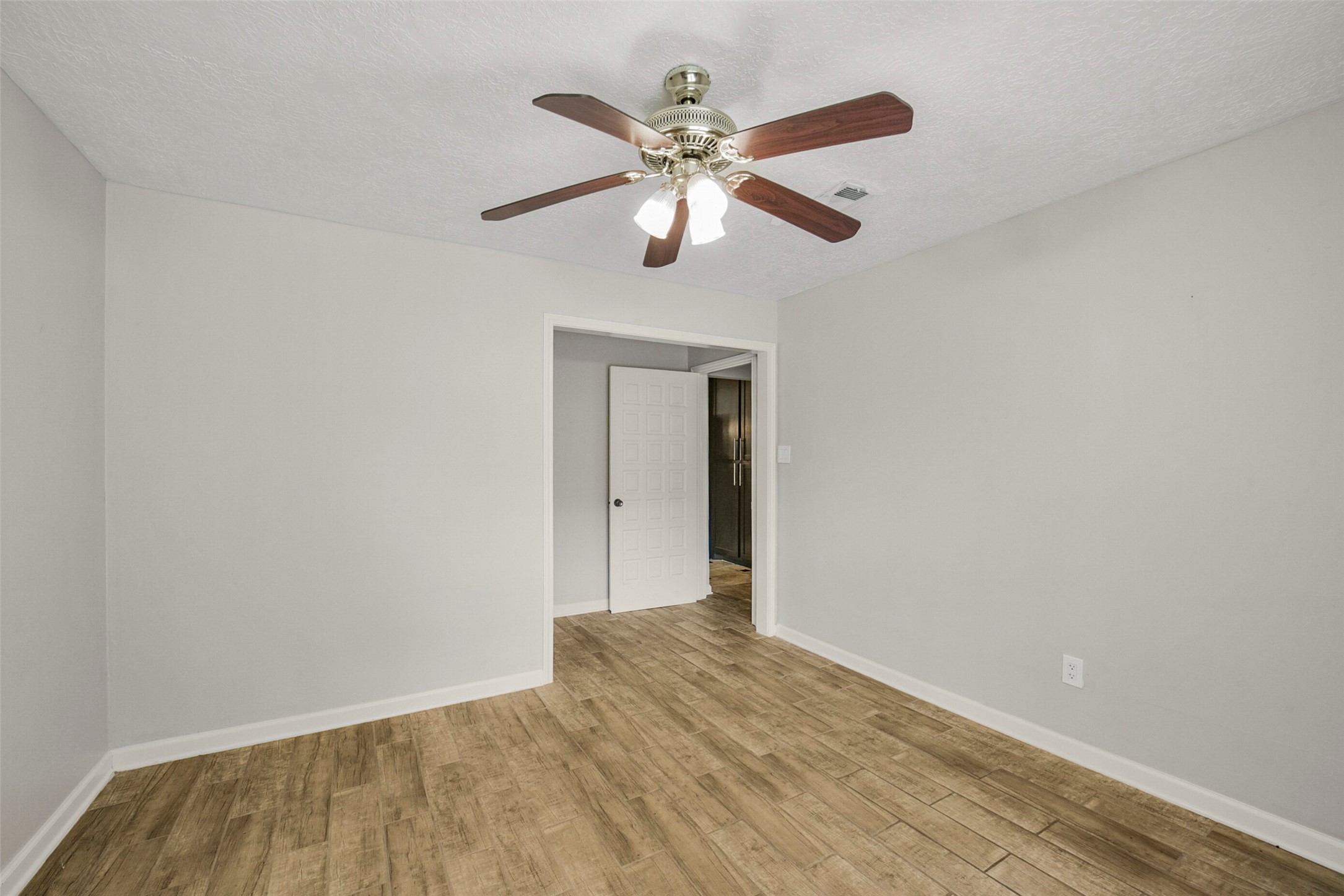 5147 Beechnut Street Property Photo 21