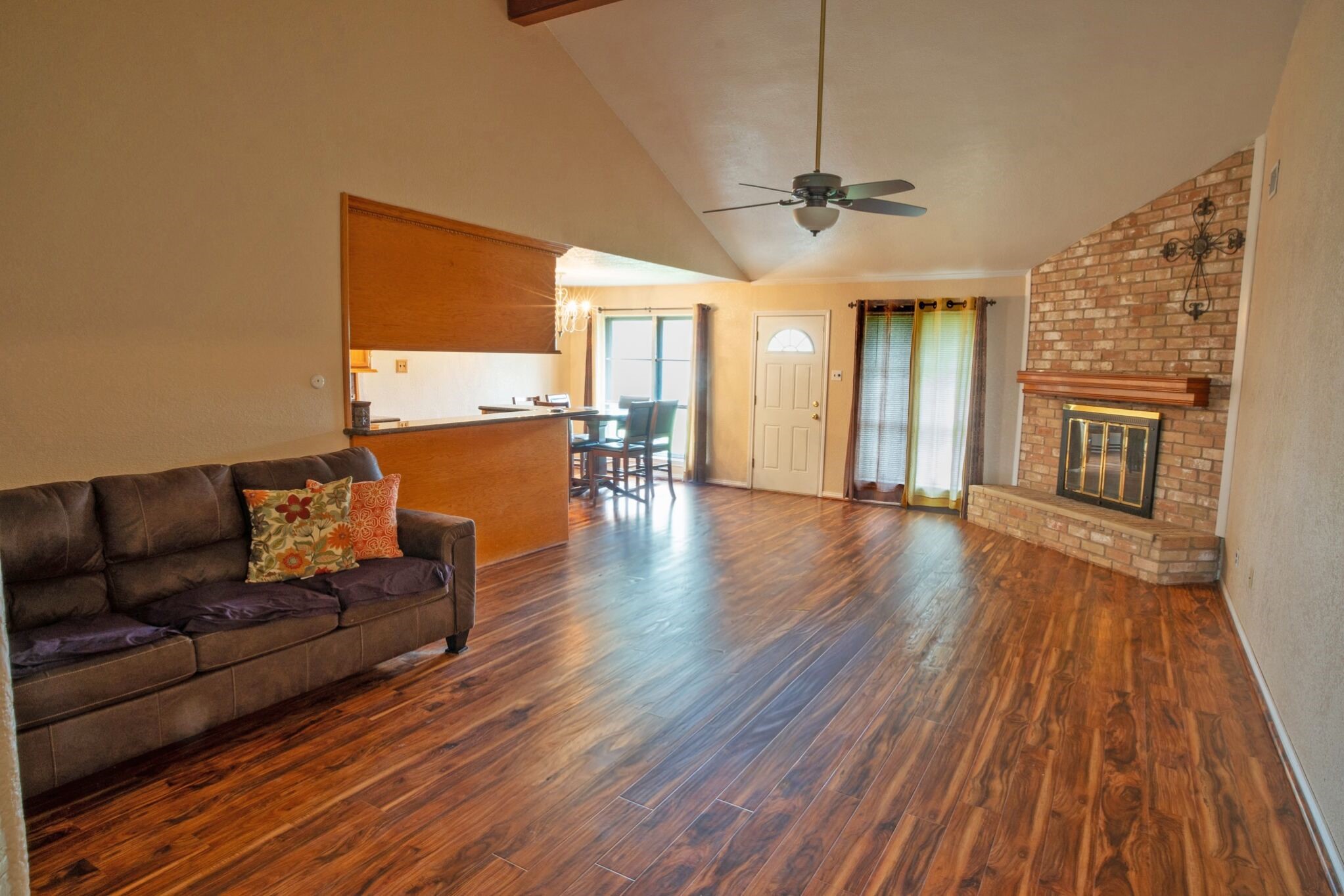 103 Sunflower Street Property Photo 4