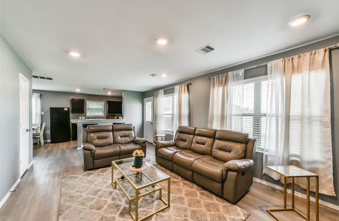 162 Kelly Street Property Photo 4