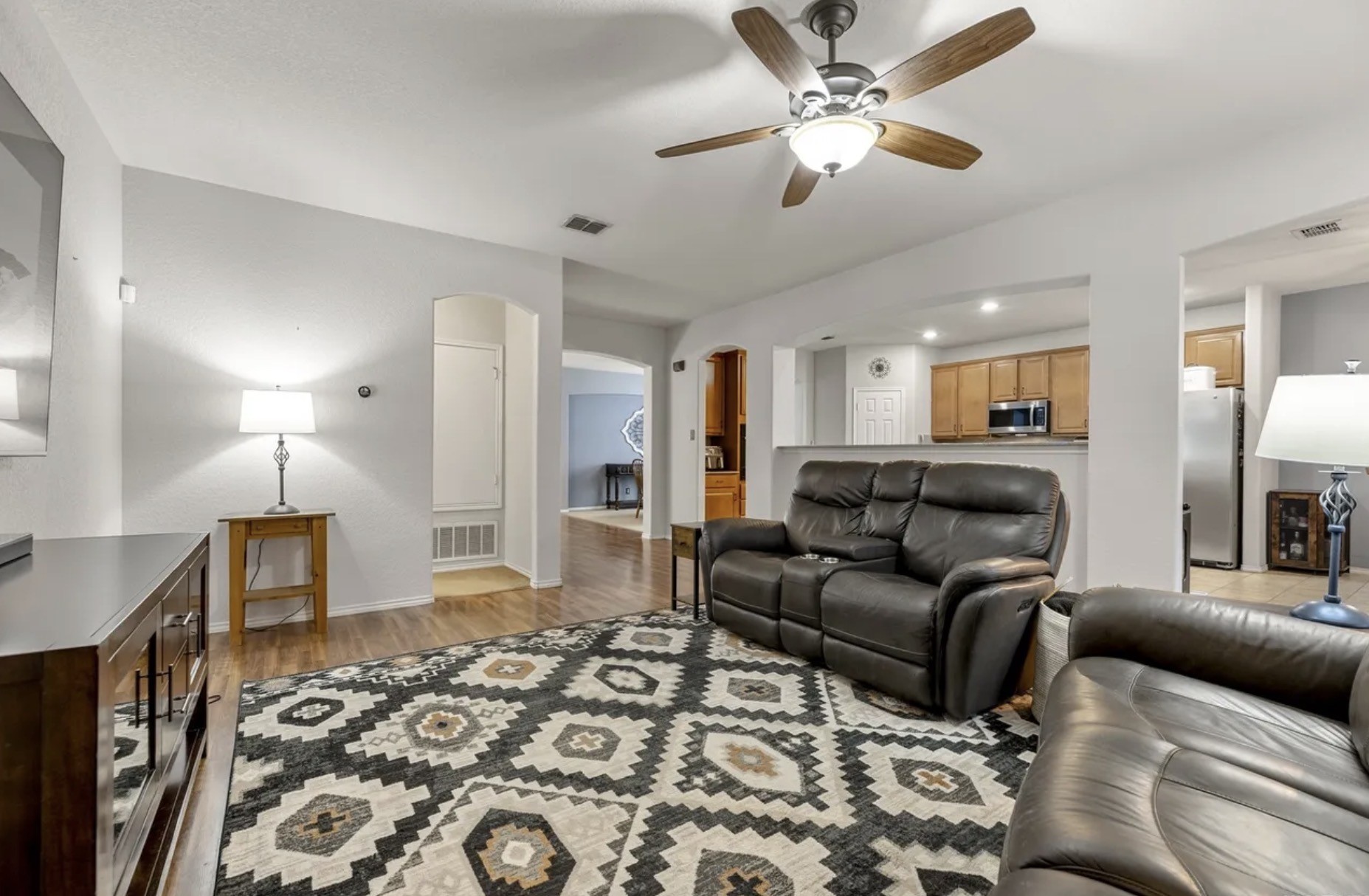 3517 Enchanted Property Photo 4