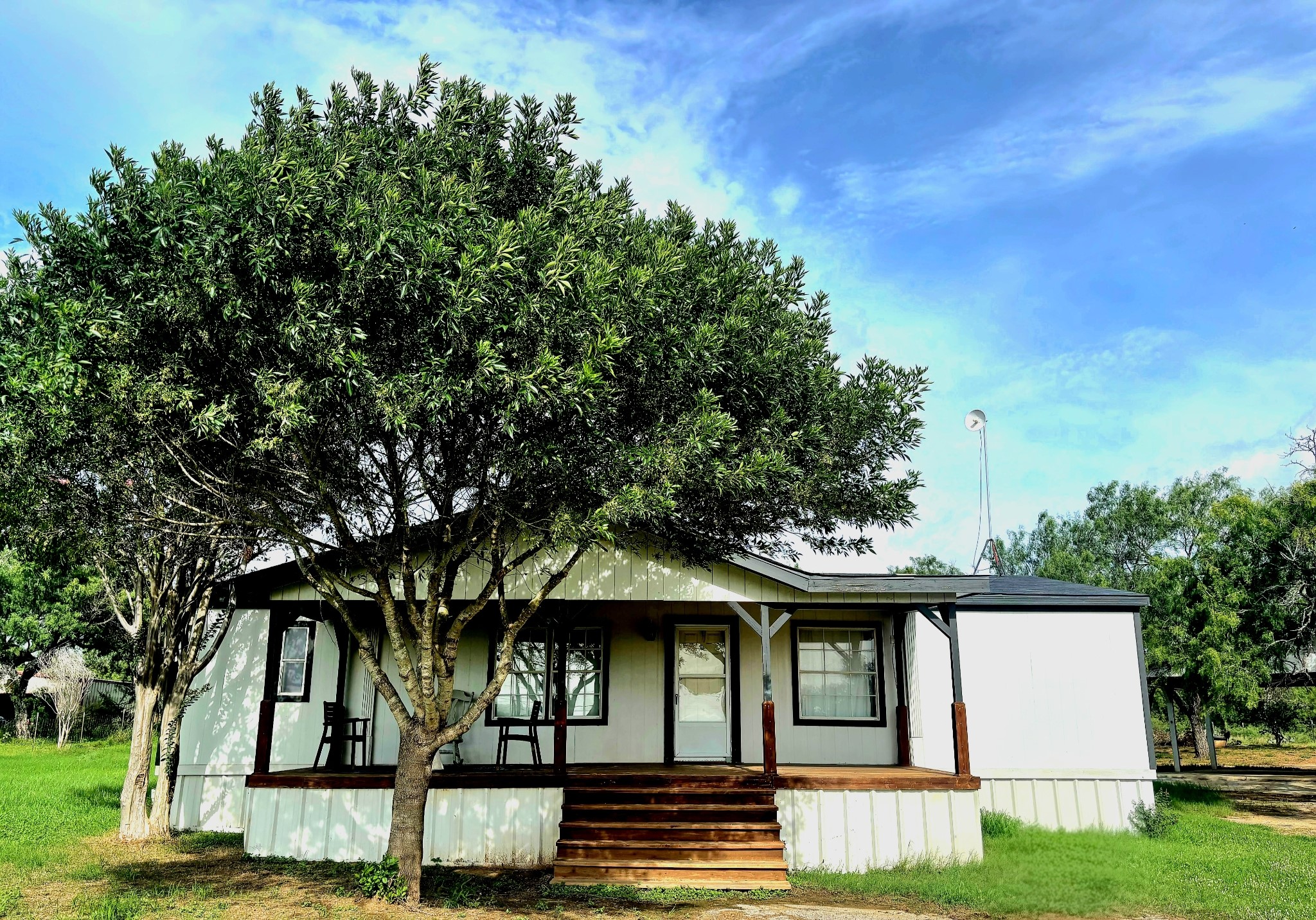560 S View Street Property Photo 1